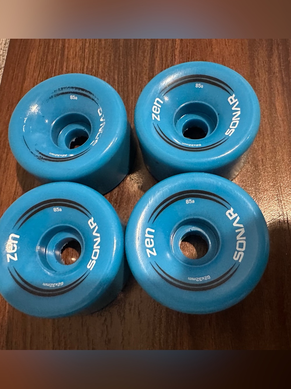 Riedell R3 Quad Roller Skate - Picture 11 of 16